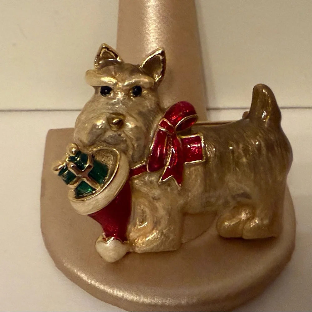 BROOCH DOG SCOTTIE SCOTTISH TERRIER GOLD TONE GLOSSY ENAMEL CREAM GRAY HOLIDAY - Picture 2 of 7